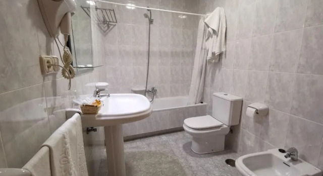 Трёхместный номер Standard Hotel Liñares