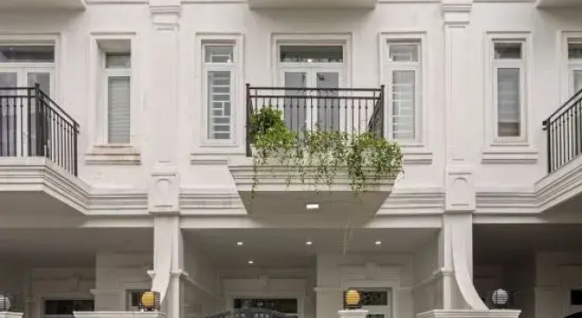 4BRs center | free public pool | balcony view pool, Забронировать Отель Отели Дананга муниципалитета с бассейном, рядом с Музей изящных искусств Дананга, Бассейн