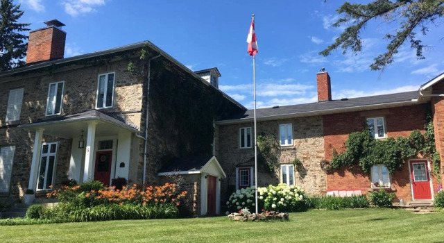 Denaut Mansion Country Inn, Varaa Hotelli  
