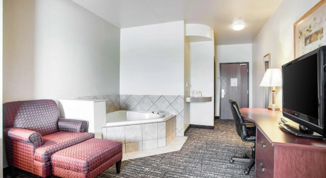 Suite 1 camera da letto Quality Inn Parsons North