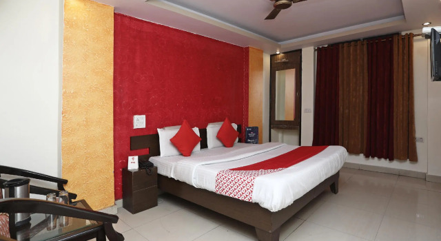 OYO 13333 Hotel Orchid Inn, Rezerwuj Hotel Hotele w Uttarakhand z basenem, Basen