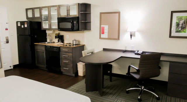 Люкс Standard Candlewood Suites Richmond North-Glen Allen by IHG