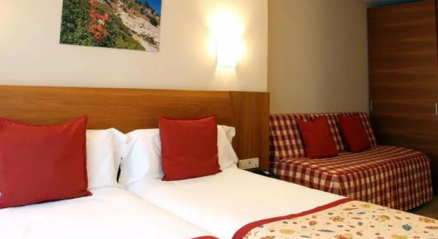 Двухместный номер Standard с 3 комнатами Hotel Guillem & Spa