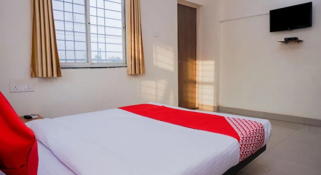 OYO Flagship 22520 Lakeview Lohegaon