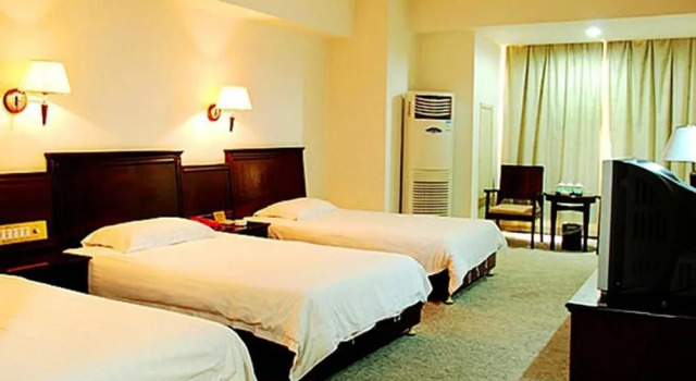 Triumph Hotel (Changsha Railway Station Subway Station), Book Hotel Fu Rong Changsha, near Jintai Square Station