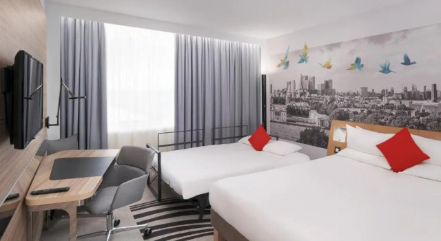 Двухместный номер With Convertible Sofa Superior Novotel London Excel