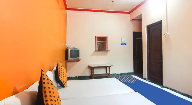 SPOT ON 66033 New Surekh Lodge