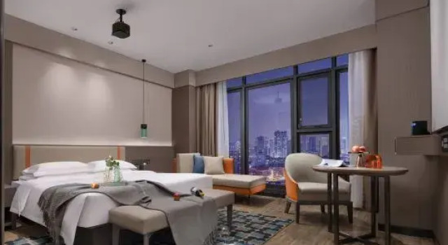 Люкс Starry Sky Garden Hotel (Wuhan Sixin International Expo Center)