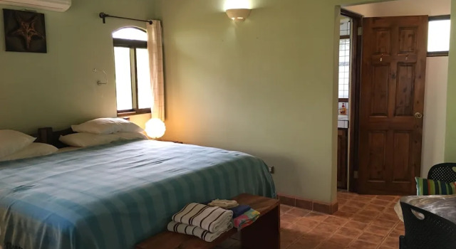 Hotelito Si Si Si, Забронировать Отель Плайя-Джинкуйллал Гуанакасте, рядом с Junquillal Beach