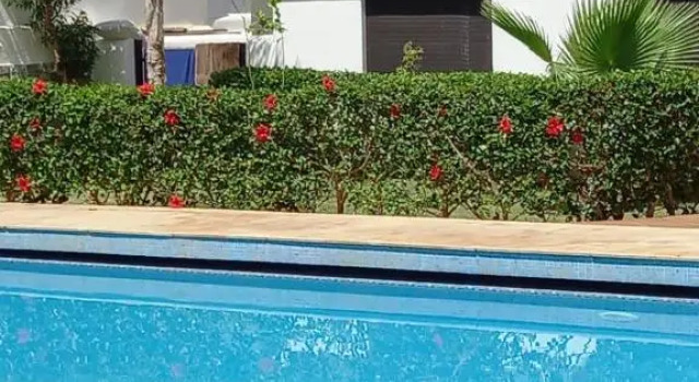 Grand appartement en face à la mer avec piscine., Rezerwuj Apartament Hotele w Tanger-Tetouan z parkingiem, Parking