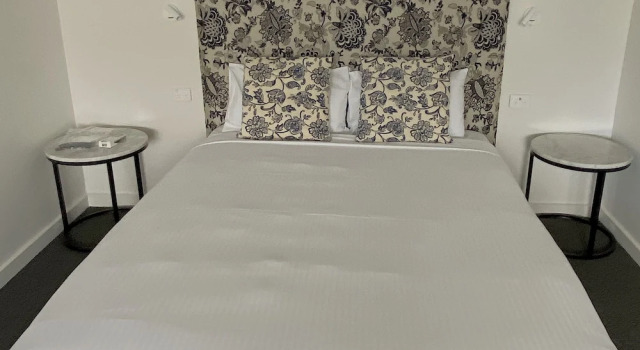 Bridge Motel, Забронировать Мотель Отели в центре Батманс-Бей с завтраком, отели в центре Батманс-Бей с завтраком