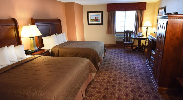 Hamilton Inn Select Beachfront Mackinaw City, Забронировать Отель СПА-отели Макино-Сити, рядом с Гольф-клуб Animal Tracks Adventure, SPA-услуги