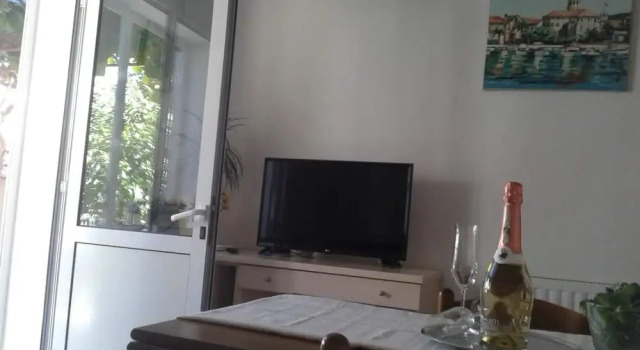 Marija - 70m From sea - A2, Rezerwuj Hotel Hotele w Split-Dalmatia County z parkingiem, Parking