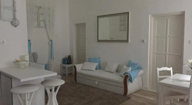 Paris Apartment, Забронировать Апартаменты/квартира Отели Будапешта с парковкой, рядом с Базар Королевского сада, Парковка