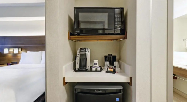 Двухместный люкс c 1 комнатой Holiday Inn Express Whitby Oshawa by IHG