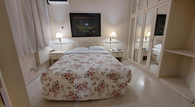 Paulista Wall Street Flat 10