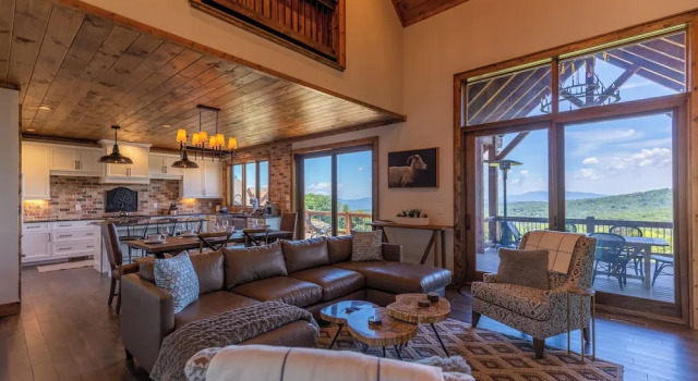 Breezeway Lodge at Eagles Nest