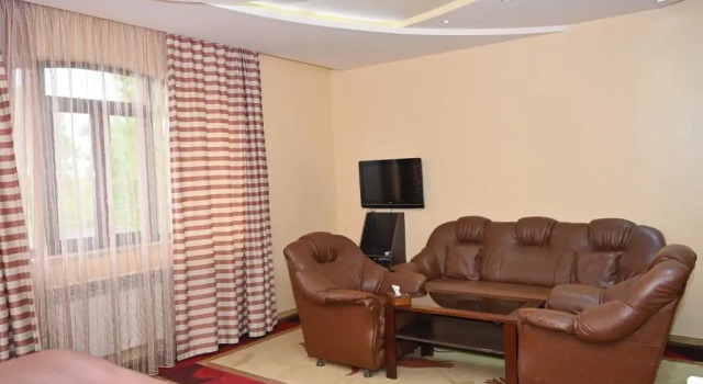 Полулюкс Mayisyan Kamurj Hotel