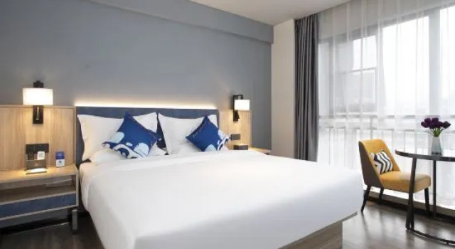 Люкс Deluxe Yeste Hotel (Liuzhou Five Star Pedestrian Street Liuhou Park)