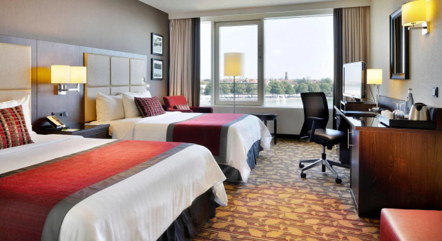 Четырёхместный номер Standard с видом на город Courtyard by Marriott Hannover Maschsee