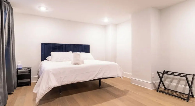 Thena Hotel - Spacious 1 BDRM, Забронировать Отель Филадельфия Philadelphia Metropolitan Area, рядом с Camp William Penn Headquarters Site