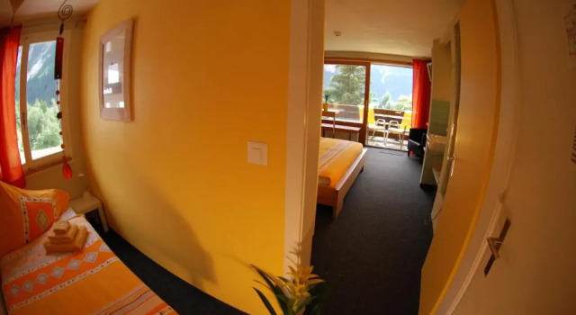 Трёхместный номер Standard с балконом Grindellodge