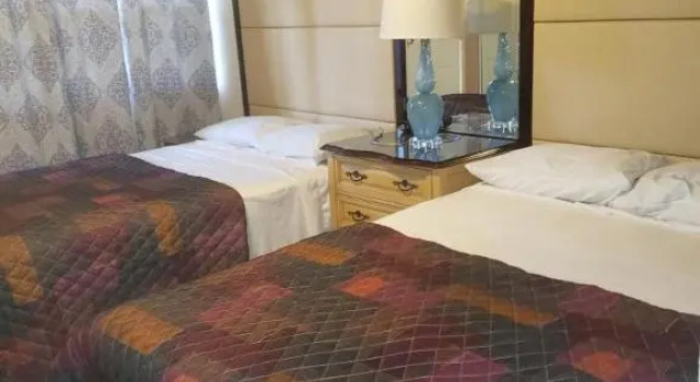 Georges Royal Inn, Prenota Hotel Frederiksted Saint Croix