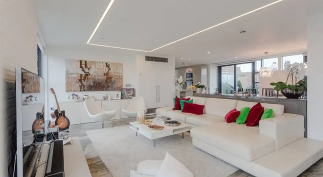 2 Bedroom Penthouse Apartment in Pimlico