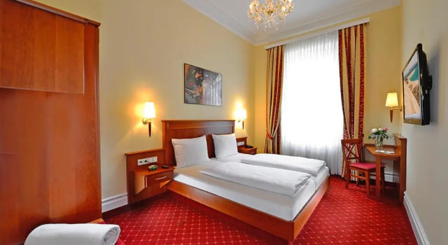 Двухместный номер Standard Hotel Schweizer Hof - Superior