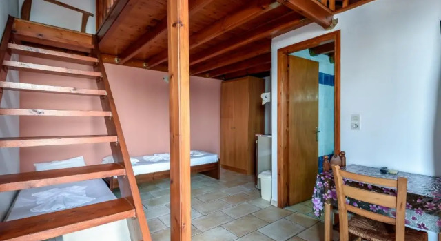 Apartment4 50 metres from THE Sea 'NEW LISTING'