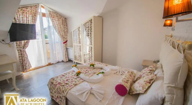 Номер Deluxe с балконом и с красивым видом из окна Ata Lagoon Beach Hotel