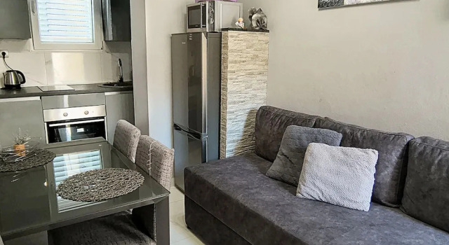 Apartments Fenix, Buchen Sie Ferienwohnung Mitlo Gespanschaft Split-Dalmatien
