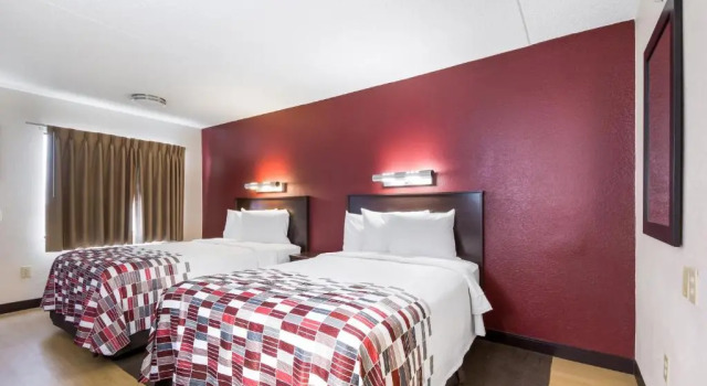 Четырёхместный номер Deluxe Red Roof Inn Laredo