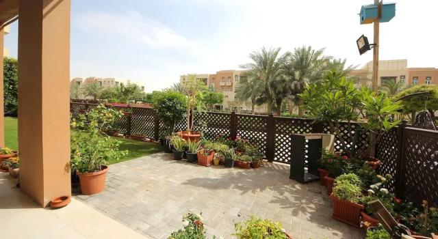 Апартаменты Signature Holiday Home-Masakin Al Furjan