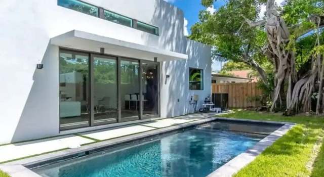 Коттедж Lux Villa with Pool, Wynwood House by RoveTravel
