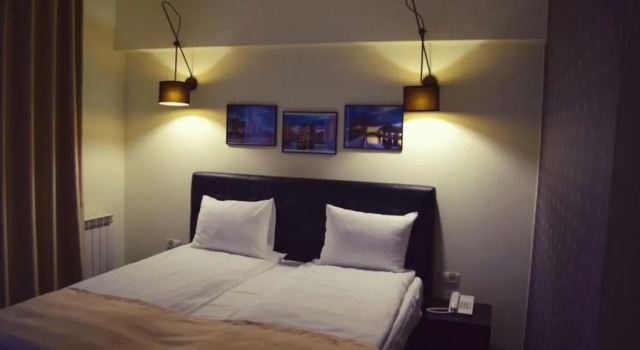 Stokker Hotel, Забронировать Отель Орадя Бихор
