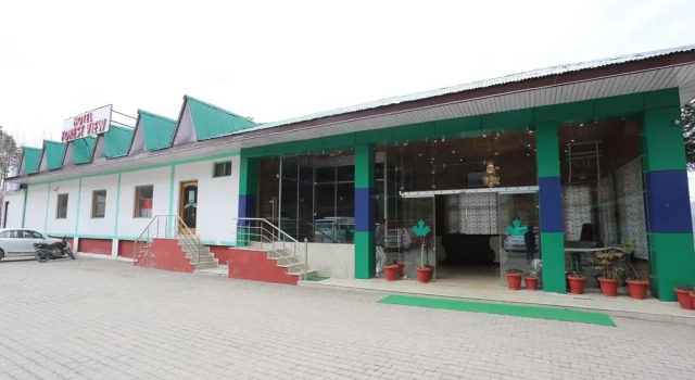 OYO 35560 Hotel Forest View, Забронировать Отель Отели Джамму и Кашмира с парковкой, Парковка