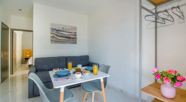 Семейные апартаменты с балконом Linda Apartments Platanias