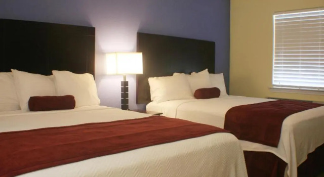 Четырёхместный номер Standard Ocean Village Hotel