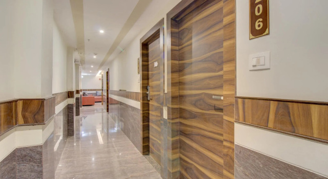 OYO 73944 Hotel Hometown, Забронировать Отель Отели штата Махараштры 3 звезды, 3*