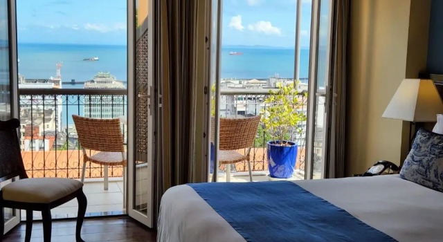 Номер Deluxe с балконом и с видом на залив Hotel Casa do Amarelindo