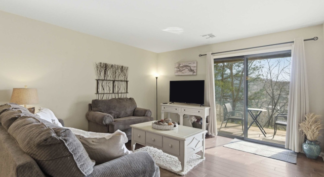 Overlook Paradise Scenic Stay, Забронировать Отель Отели Table Rock Lake с парковкой, Парковка