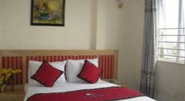Red Hotel 2