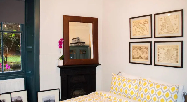 Cosy 1 Bedroom Home in the Heart of the Old Town, Забронировать Отель Старый город Эдинбург, рядом с Национальный музей Шотландии