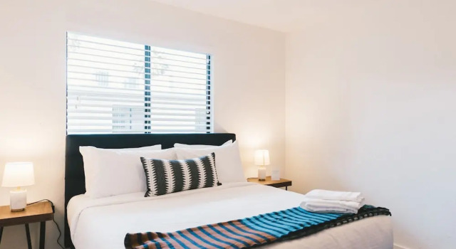 WanderJaunt Apts near Roosevelt Row, Забронировать Апартаменты/квартира Апартаменты Финикс, рядом с Orpheum Theatre Phoenix, Апартаменты/квартира