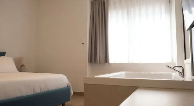Monumental Luxury Rooms, Rezervați Hotel Caserta Campania
