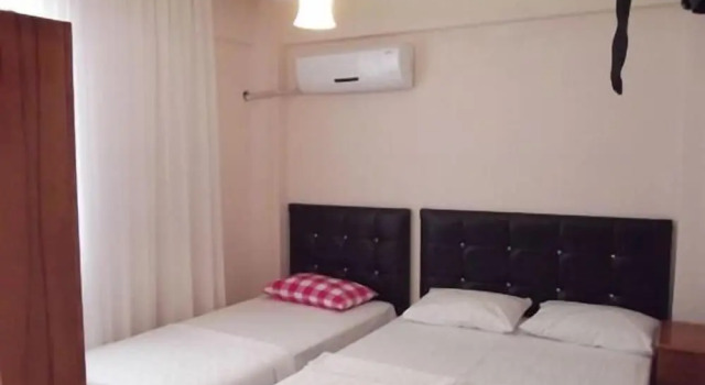 Standardowy trzyosobowy pokój i balkonem Cane Motel