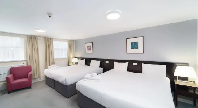 Четырёхместный семейный номер Standard Ivy Bush Royal Hotel by Compass Hospitality