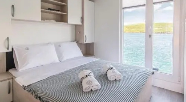 Floating Holiday Home, Varaa Hotelli Hotellit Kvarner Islands uima-altaalla, Uima-allas