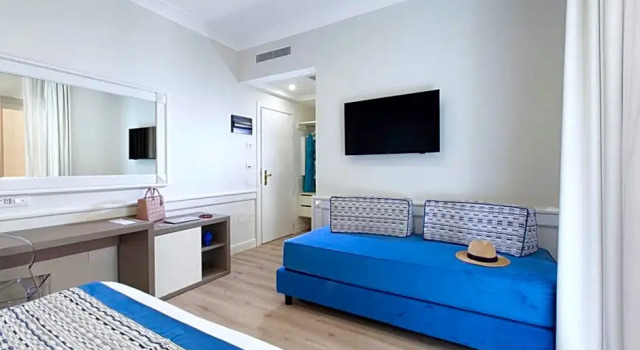 Двухместный номер Deluxe с балконом Hotel Michelangelo